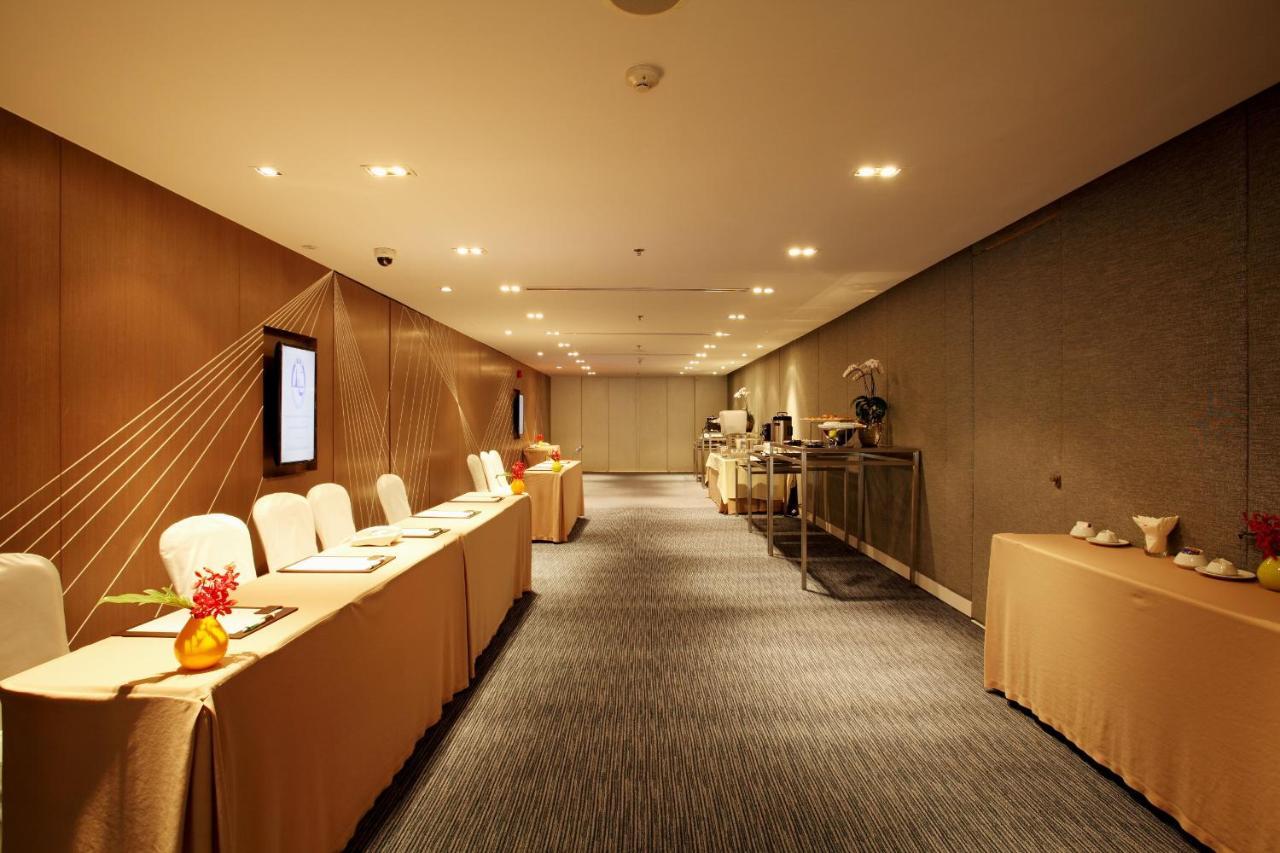 Centara Watergate Pavilion 4* Бангкок